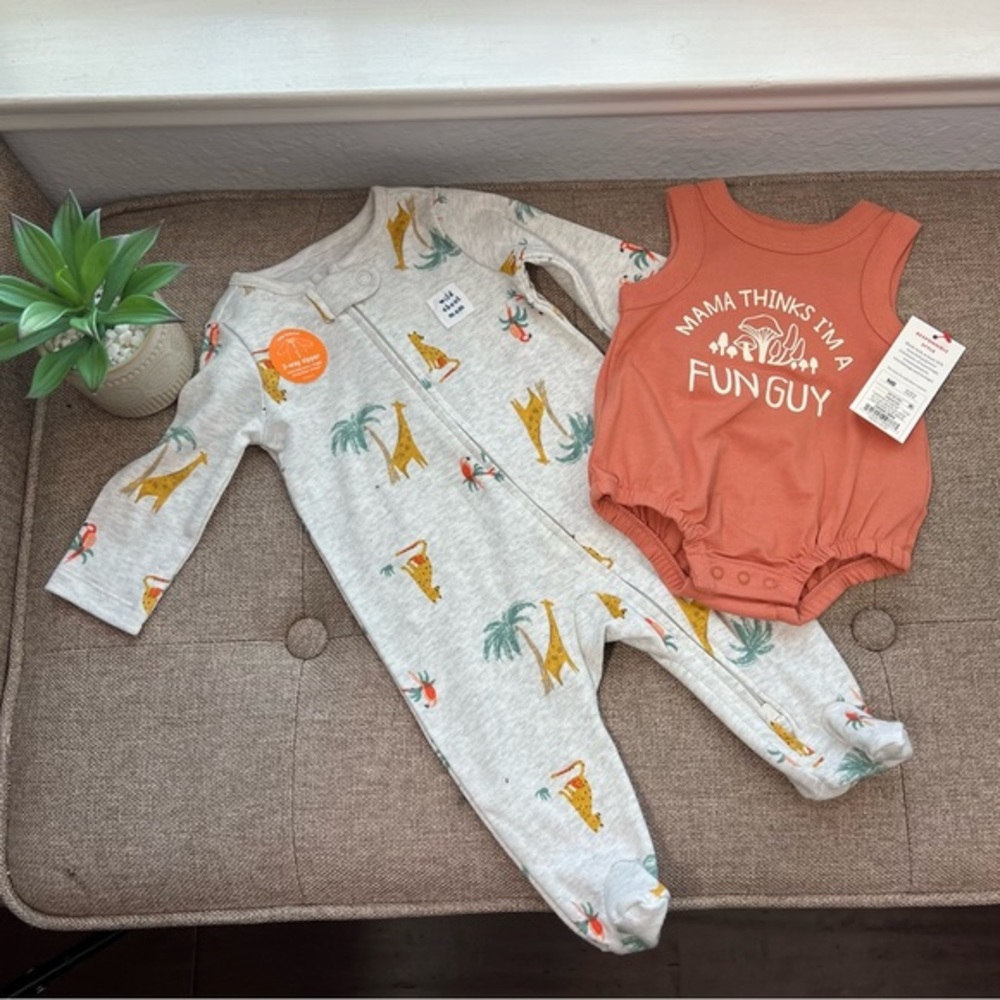 Cat & Jack Size NB  Baby Boy Short Sleeve One Piece Romper & Baby  Footed Pajama